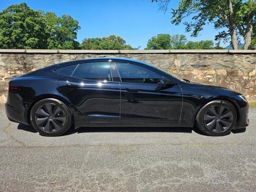Black 2022 Tesla Model S Long Range