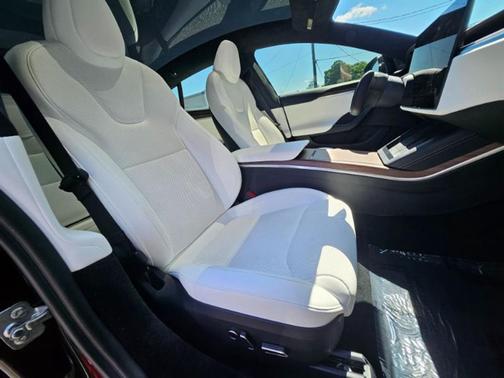 Black 2022 Tesla Model S Long Range