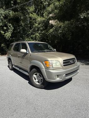 Gold 2002 Toyota Sequoia SR5