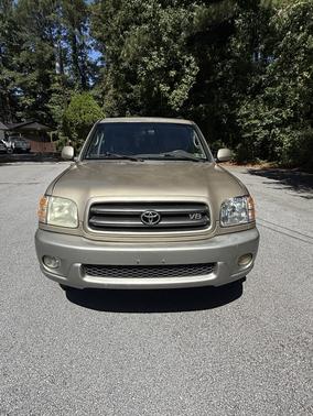 Gold 2002 Toyota Sequoia SR5