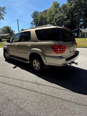 Gold 2002 Toyota Sequoia SR5
