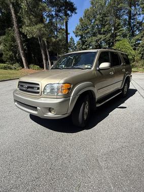 Gold 2002 Toyota Sequoia SR5