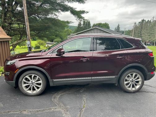 Red 2019 Lincoln MKC Select
