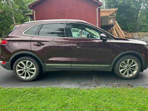 Red 2019 Lincoln MKC Select