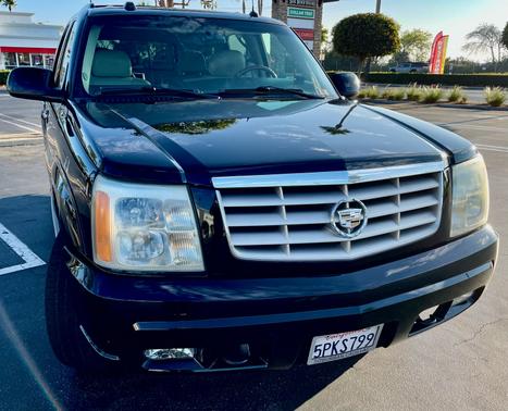 2004 Cadillac Escalade Base