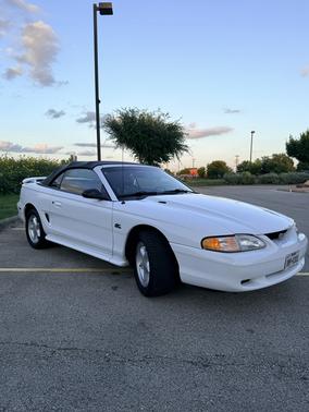 White 1995 Ford Mustang GT