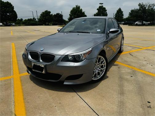 Gray 2006 BMW M5 Base