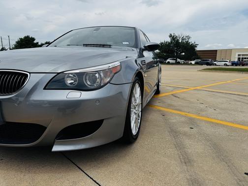 Gray 2006 BMW M5 Base