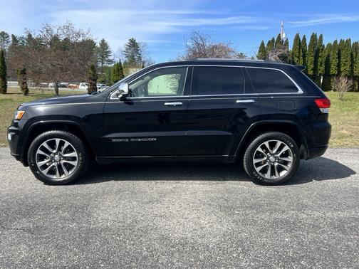 Black 2017 Jeep Grand Cherokee Overland