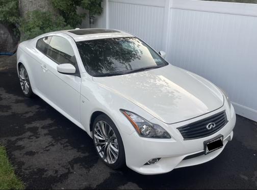 2014 INFINITI Q60 Sport