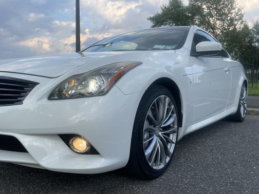 2014 INFINITI Q60 Sport