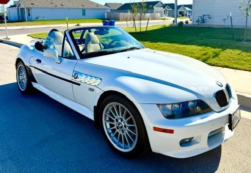 White 2001 BMW Z3 3.0i Roadster