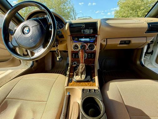 White 2001 BMW Z3 3.0i Roadster