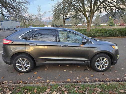 2016 Ford Edge Titanium