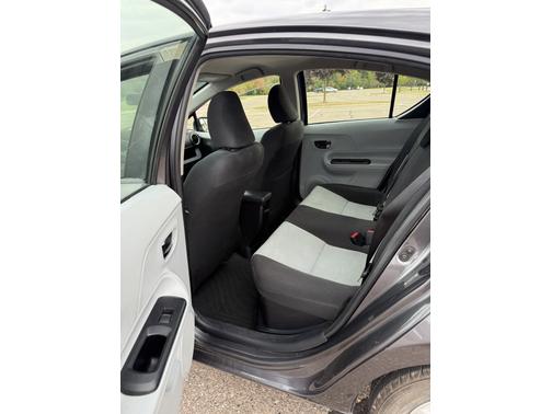 2013 Toyota Prius c Three