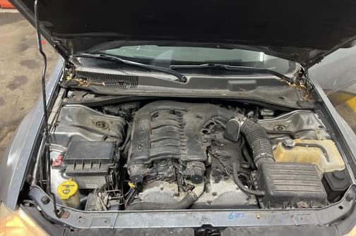 Blue 2007 Dodge Magnum Base