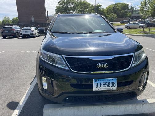 Black 2015 Kia Sorento LX