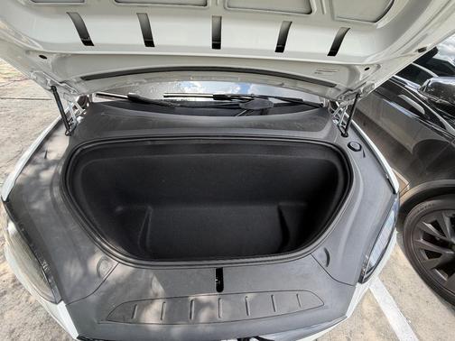 White 2024 Tesla Model X Long Range