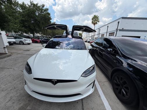 White 2024 Tesla Model X Long Range