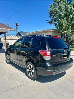 Black 2018 Subaru Forester 2.5i