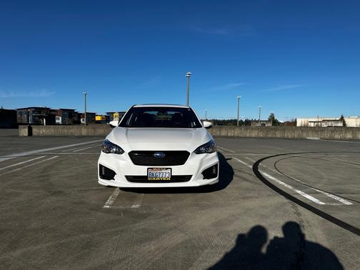 White 2018 Subaru Impreza 2.0i Sport