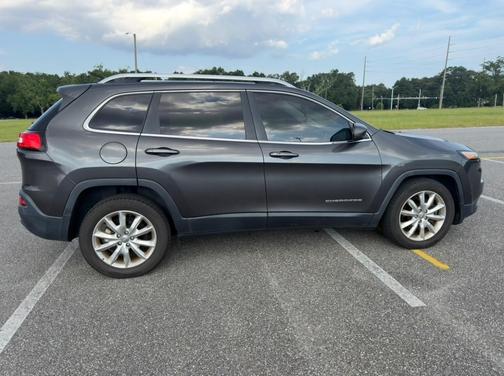 Gray 2016 Jeep Cherokee Limited