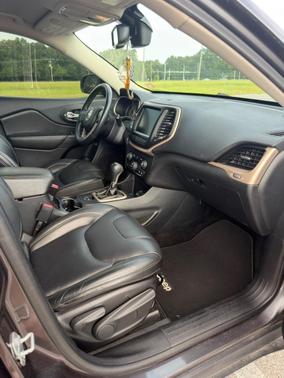 Gray 2016 Jeep Cherokee Limited