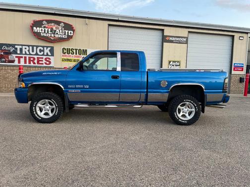 Blue 2001 Dodge Ram 1500 Quad Cab