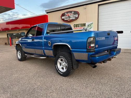 Blue 2001 Dodge Ram 1500 Quad Cab