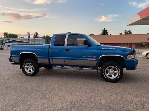 Blue 2001 Dodge Ram 1500 Quad Cab