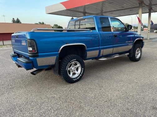 Blue 2001 Dodge Ram 1500 Quad Cab