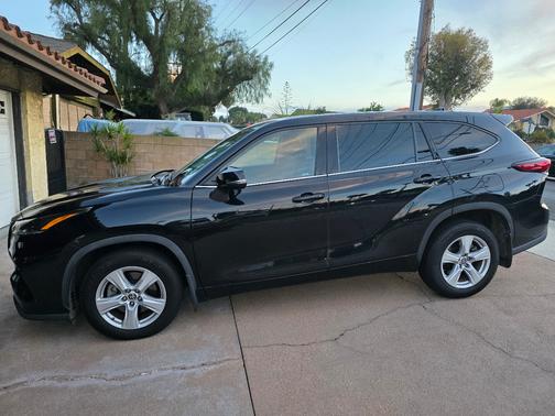 2021 Toyota Highlander LE