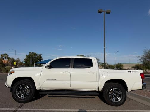 White 2017 Toyota Tacoma SR5