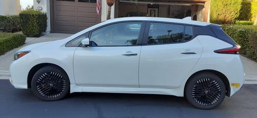 2023 Nissan Leaf SV PLUS