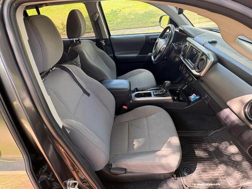 Gray 2018 Toyota Tacoma SR5