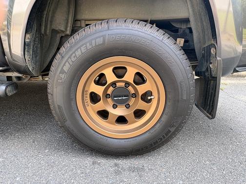 Gray 2018 Toyota Tacoma SR5