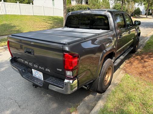 Gray 2018 Toyota Tacoma SR5