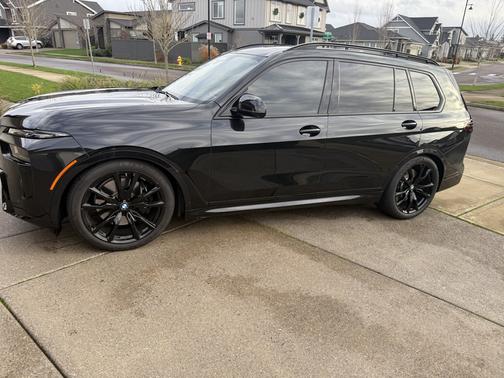 2024 BMW X7 M60i