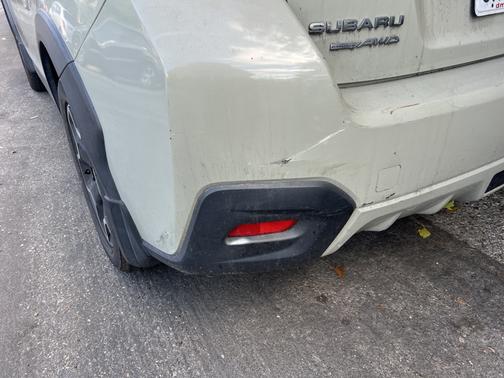 Beige 2013 Subaru XV Crosstrek 2.0i Limited