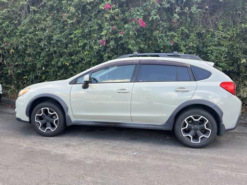Beige 2013 Subaru XV Crosstrek 2.0i Limited