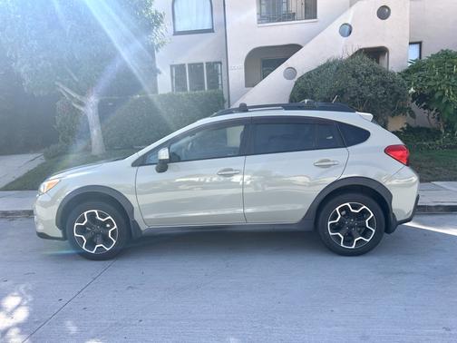 Beige 2013 Subaru XV Crosstrek 2.0i Limited