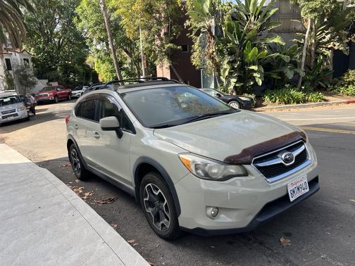 Beige 2013 Subaru XV Crosstrek 2.0i Limited