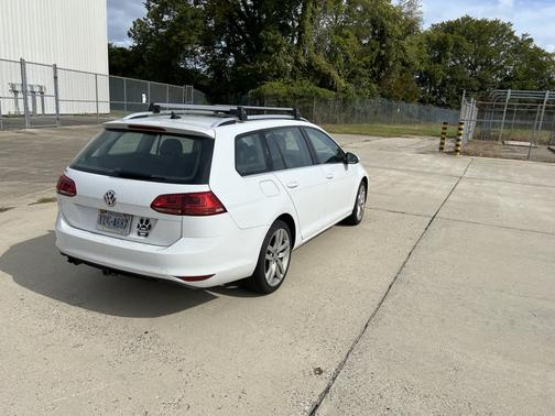 2015 Volkswagen Golf SportWagen TSI SEL 4-Door