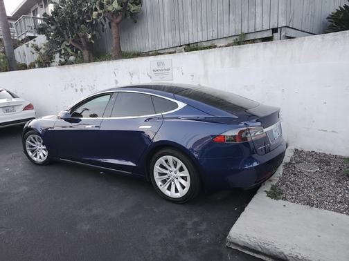 2017 Tesla Model S 75D