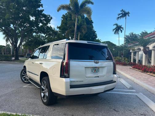 2015 Cadillac Escalade Luxury