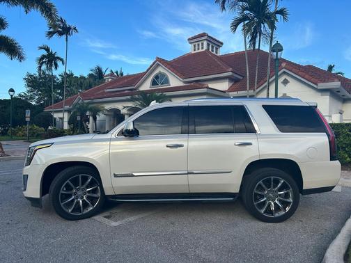 2015 Cadillac Escalade Luxury