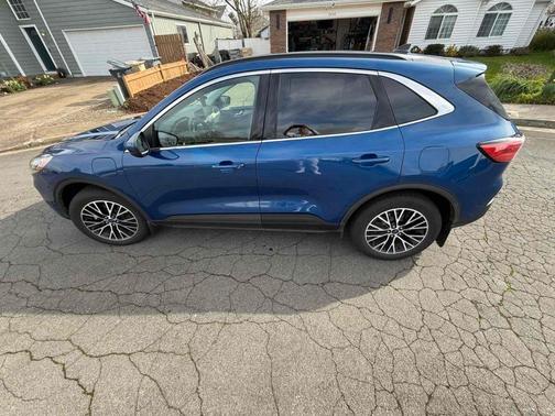 Blue 2022 Ford Escape PHEV Titanium