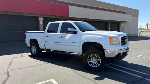 White 2011 GMC Sierra 1500 SLE