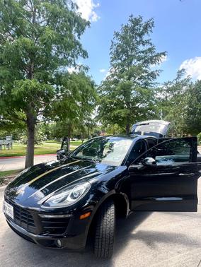 Black 2018 Porsche Macan Macan