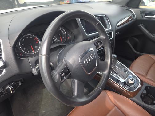 White 2012 Audi Q5 2.0T Premium Plus